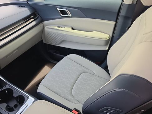 New 2026 Kia Carnival EX FWD image 16