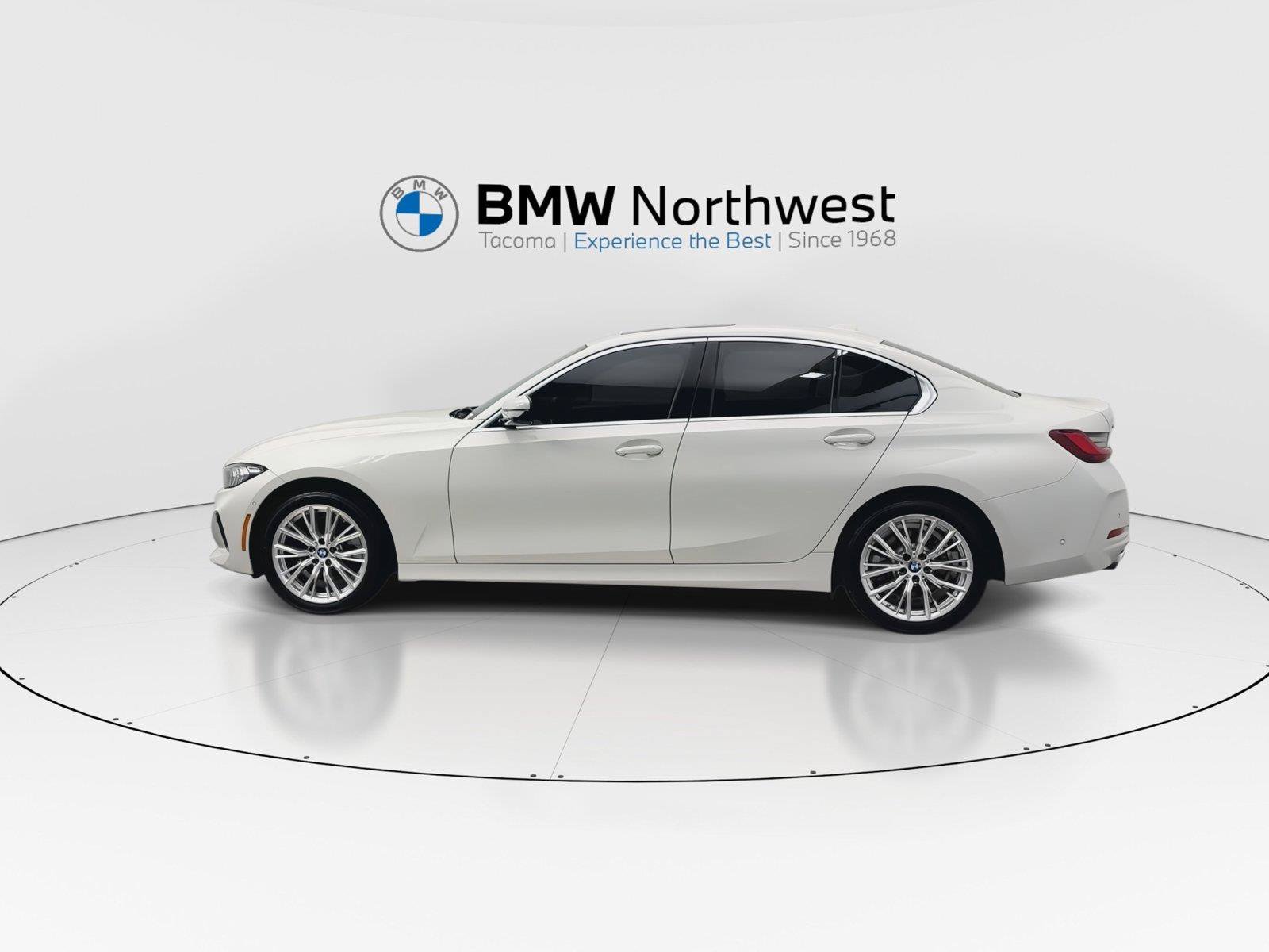 Used 2024 BMW 330i xDrive Sedan w/ Convenience Package AWD/4WD image 11