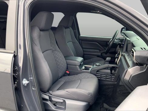 Used 2026 Toyota Tacoma SR5 AWD/4WD image 9
