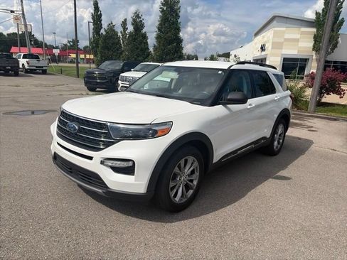 Used 2021 Ford Explorer XLT w/ Equipment Group 202A RWD image 2