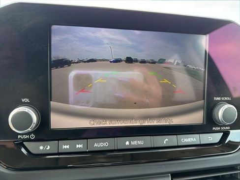 Used 2025 Nissan Pathfinder S AWD/4WD image 15