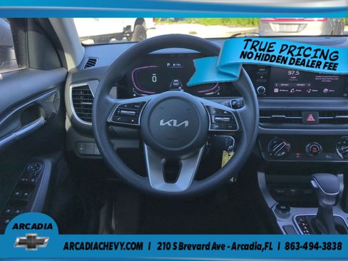 Used 2024 Kia Seltos LX AWD/4WD image 15