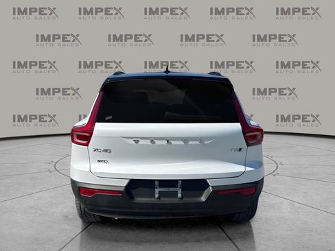 Used 2021 Volvo XC40 T5 R-Design w/ Advanced Package AWD/4WD image 4