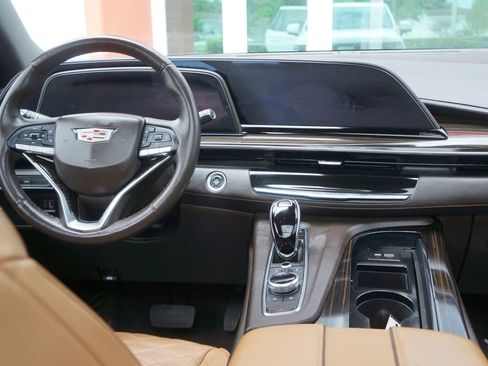 Used 2022 Cadillac Escalade Premium Luxury image 40