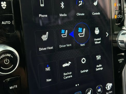 Used 2020 RAM 1500 Limited image 39