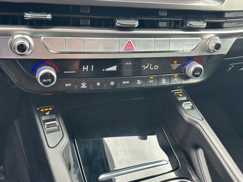Used 2025 Kia Telluride S AWD/4WD image 9