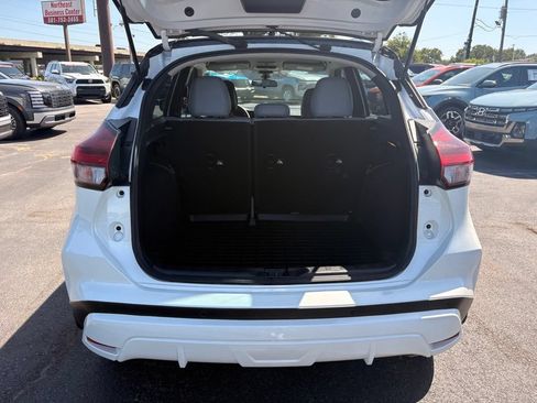 Used 2025 Nissan Kicks SV FWD image 7