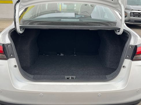 Used 2025 Nissan Versa SV FWD image 28