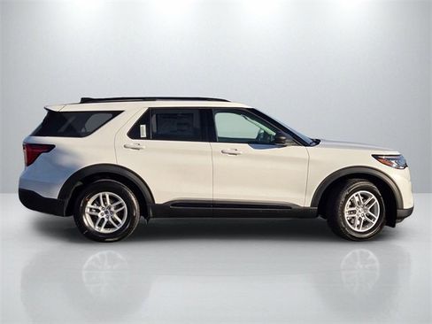 New 2026 Ford Explorer Active w/ Active Comfort Package image 3