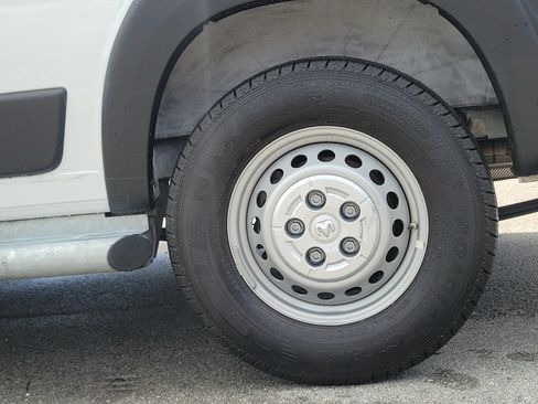 Used 2025 RAM ProMaster 2500 w/ U-Haul Equipment Group FWD image 9