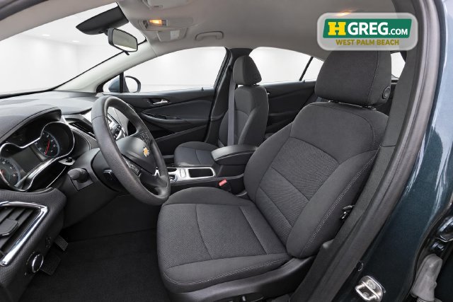 Used 2017 Chevrolet Cruze LT w/ Convenience Package FWD image 10