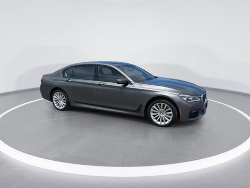 Used 2017 BMW 750i xDrive AWD/4WD image 8