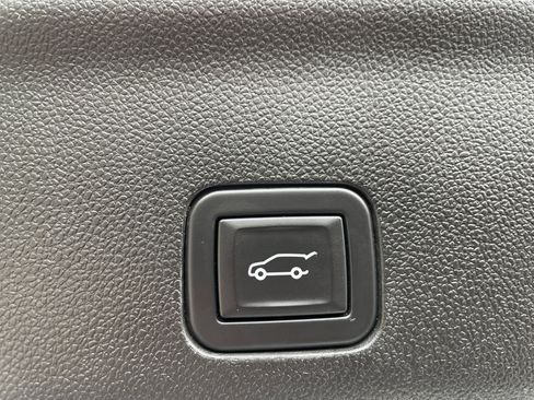 Used 2023 Chevrolet Suburban High Country AWD/4WD image 30