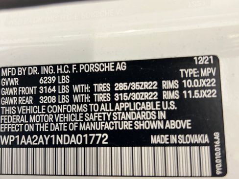 Used 2022 Porsche Cayenne Platinum Edition image 22