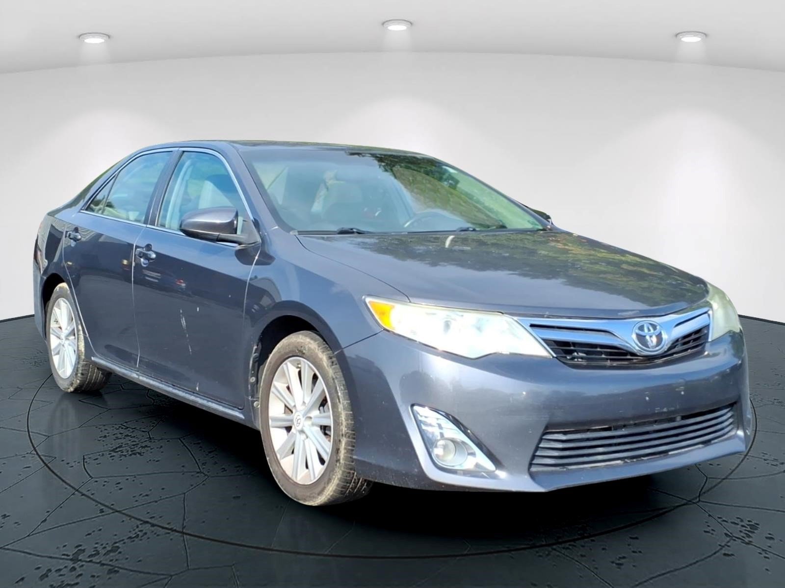 Used 2012 Toyota Camry XLE w/ Leather Pkg FWD image 1