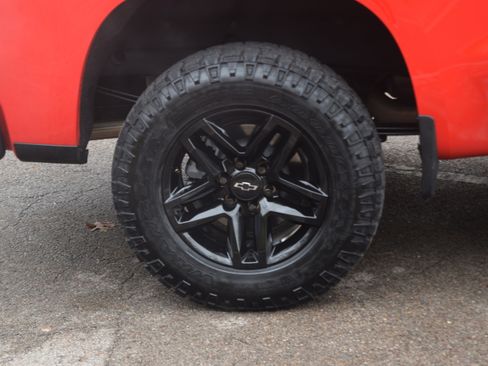 Used 2020 Chevrolet Silverado 1500 LT Trail Boss image 27