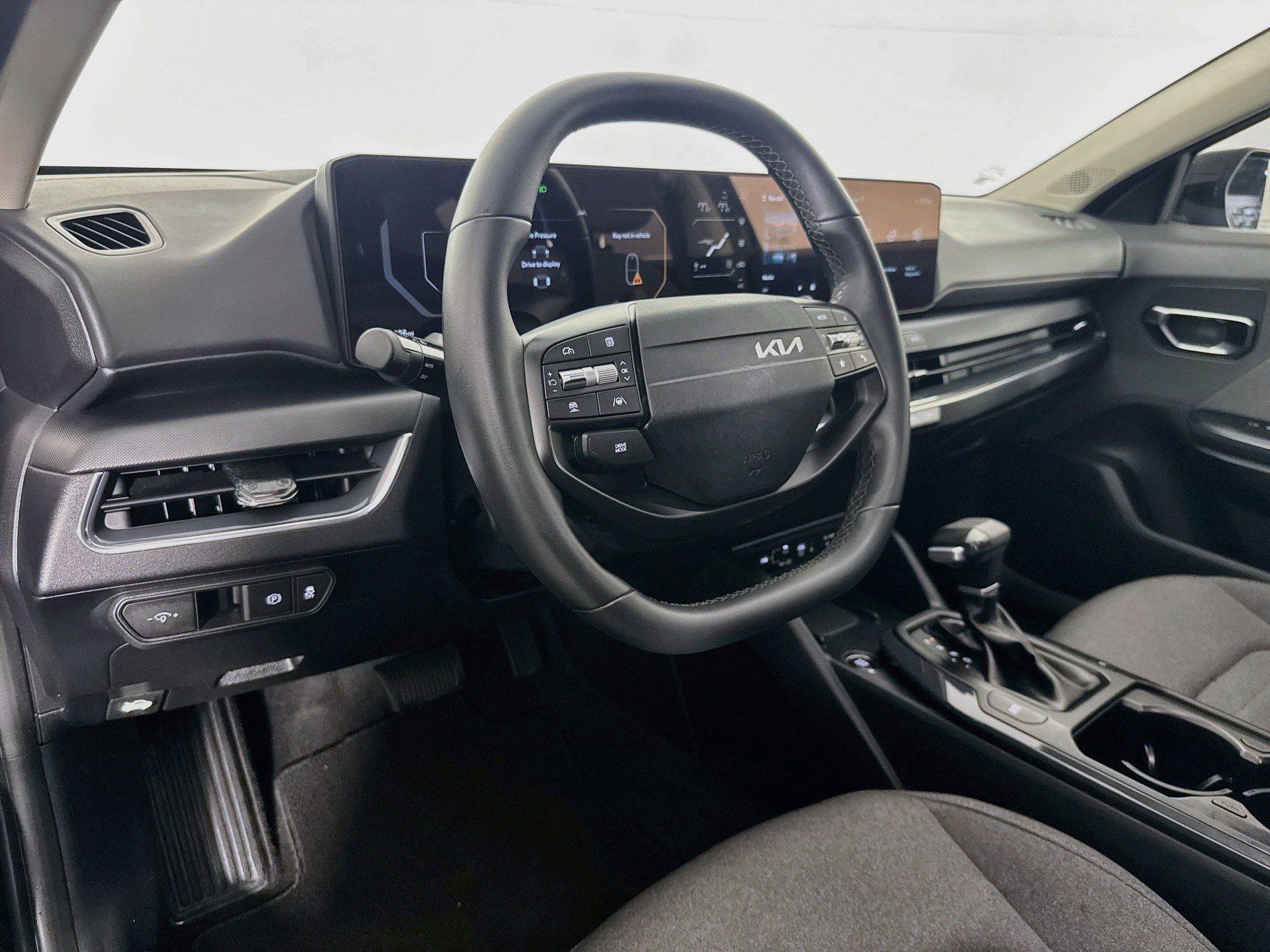 Used 2025 Kia K4 EX FWD image 21