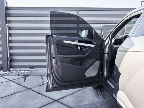 Used 2021 Lamborghini Urus image 27