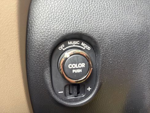 Used 2011 Kia Soul ! FWD image 11