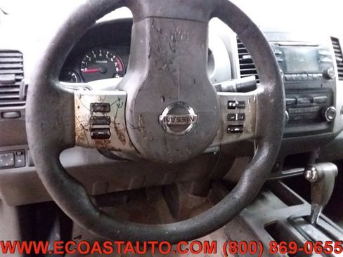Used 2014 Nissan Frontier SV image 11