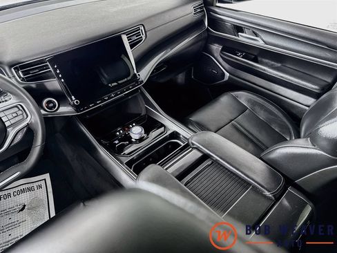 Used 2022 Jeep Wagoneer Series I AWD/4WD image 28