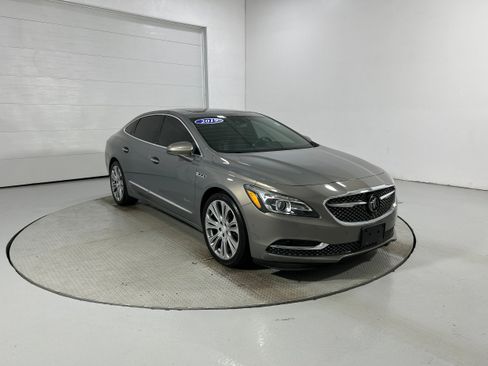 Used 2019 Buick LaCrosse Avenir w/ Driver Confidence Package II AWD/4WD image 2