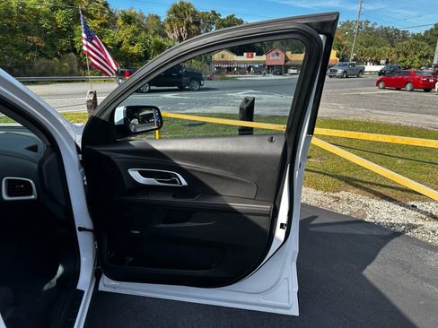 Used 2011 Chevrolet Equinox LT w/ Driver Convenience Package image 20