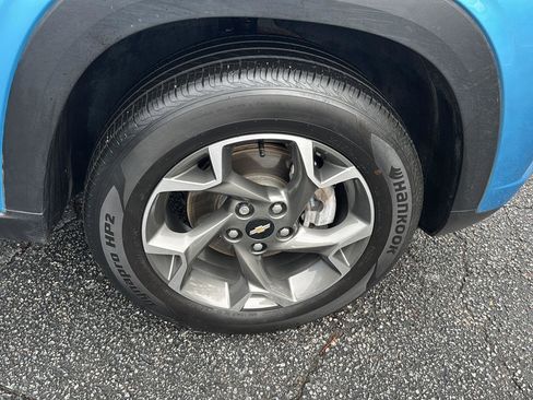 Certified 2025 Chevrolet Trax LT w/ Driver Confidence Package image 35