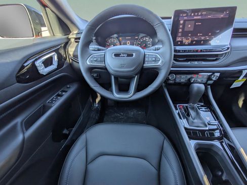 New 2026 Jeep Compass Limited image 18