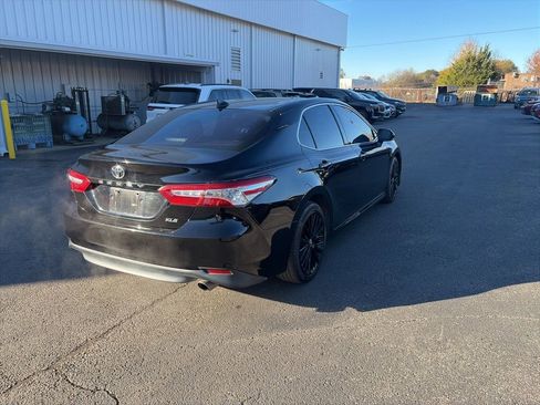 Used 2019 Toyota Camry SE image 7