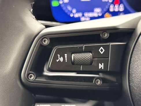 Used 2024 Porsche Macan 4 Electric image 16