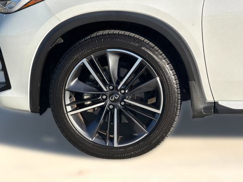 Used 2024 INFINITI QX50 Sport image 11