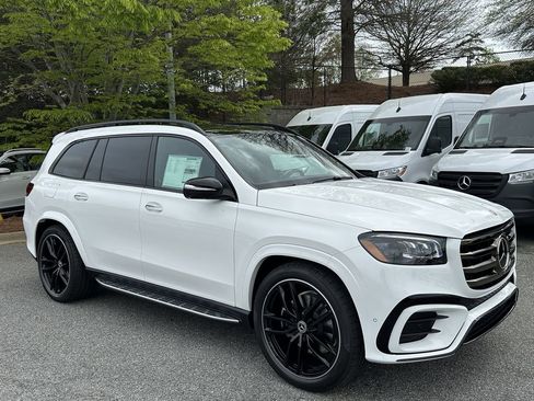New 2026 Mercedes-Benz GLS 450 4MATIC image 2