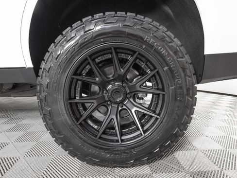 Used 2026 GMC Yukon AT4 image 34