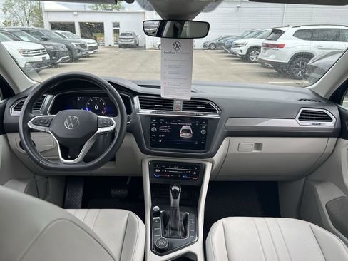 Certified 2023 Volkswagen Tiguan SE image 9