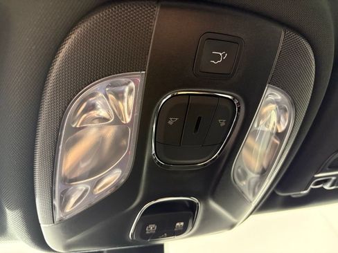 New 2026 Jeep Compass Latitude w/ Sun and Sound Group AWD/4WD image 36