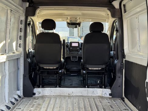 Used 2024 RAM ProMaster 2500 w/ Safety Group image 10