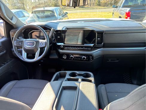 Used 2024 GMC Sierra 1500 Elevation image 34