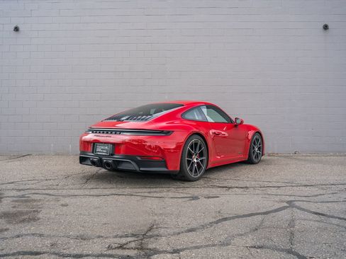Used 2025 Porsche 911 Carrera GTS RWD image 7