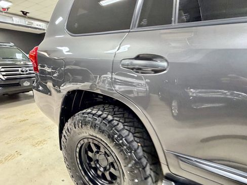 Used 2014 Toyota Land Cruiser image 19