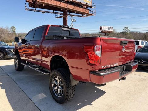 Used 2017 Nissan Titan SL w/ Chrome Package image 9