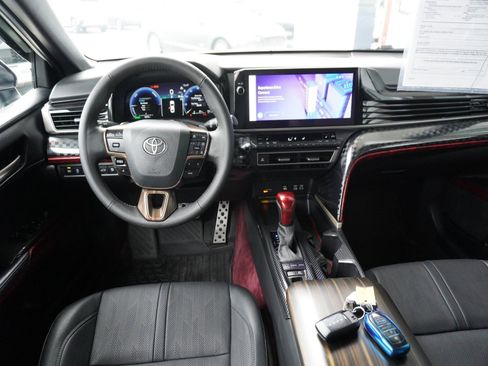 Used 2025 Toyota Camry XSE image 2