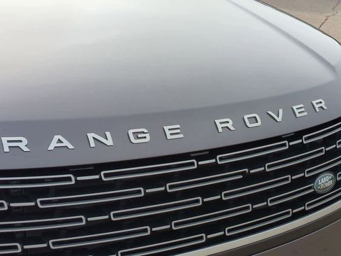 Certified 2024 Land Rover Range Rover SE image 12