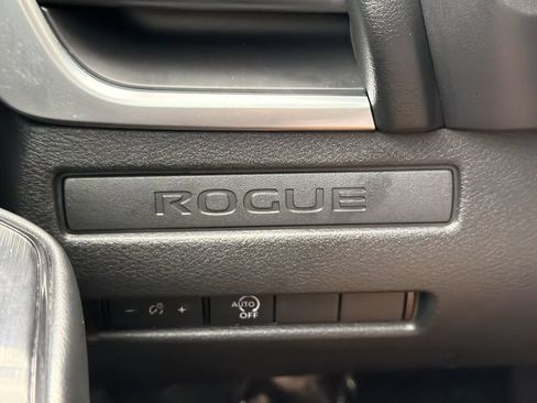 Used 2024 Nissan Rogue S AWD/4WD image 12