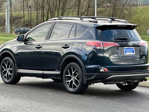 Used 2017 Toyota RAV4 SE image 5