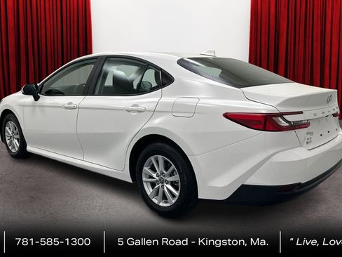 Used 2025 Toyota Camry LE w/ Convenience Package AWD/4WD image 7