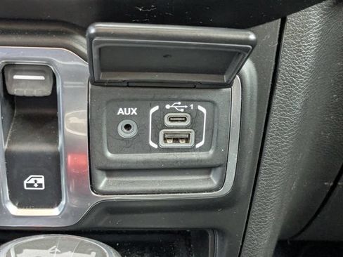 Used 2021 Jeep Wrangler Sport AWD/4WD image 24