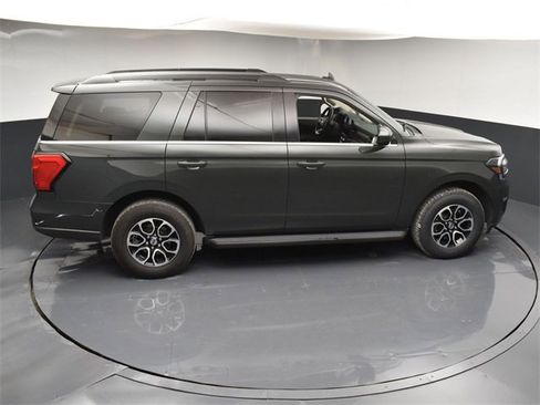 Used 2022 Ford Expedition XLT image 47