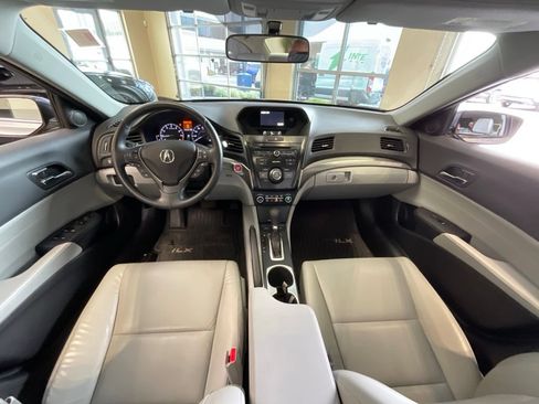 Certified 2018 Acura ILX w/ Special Edition Package FWD image 9