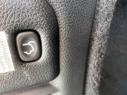 Used 2021 Dodge Durango SRT Hellcat w/ Technology Group image 40